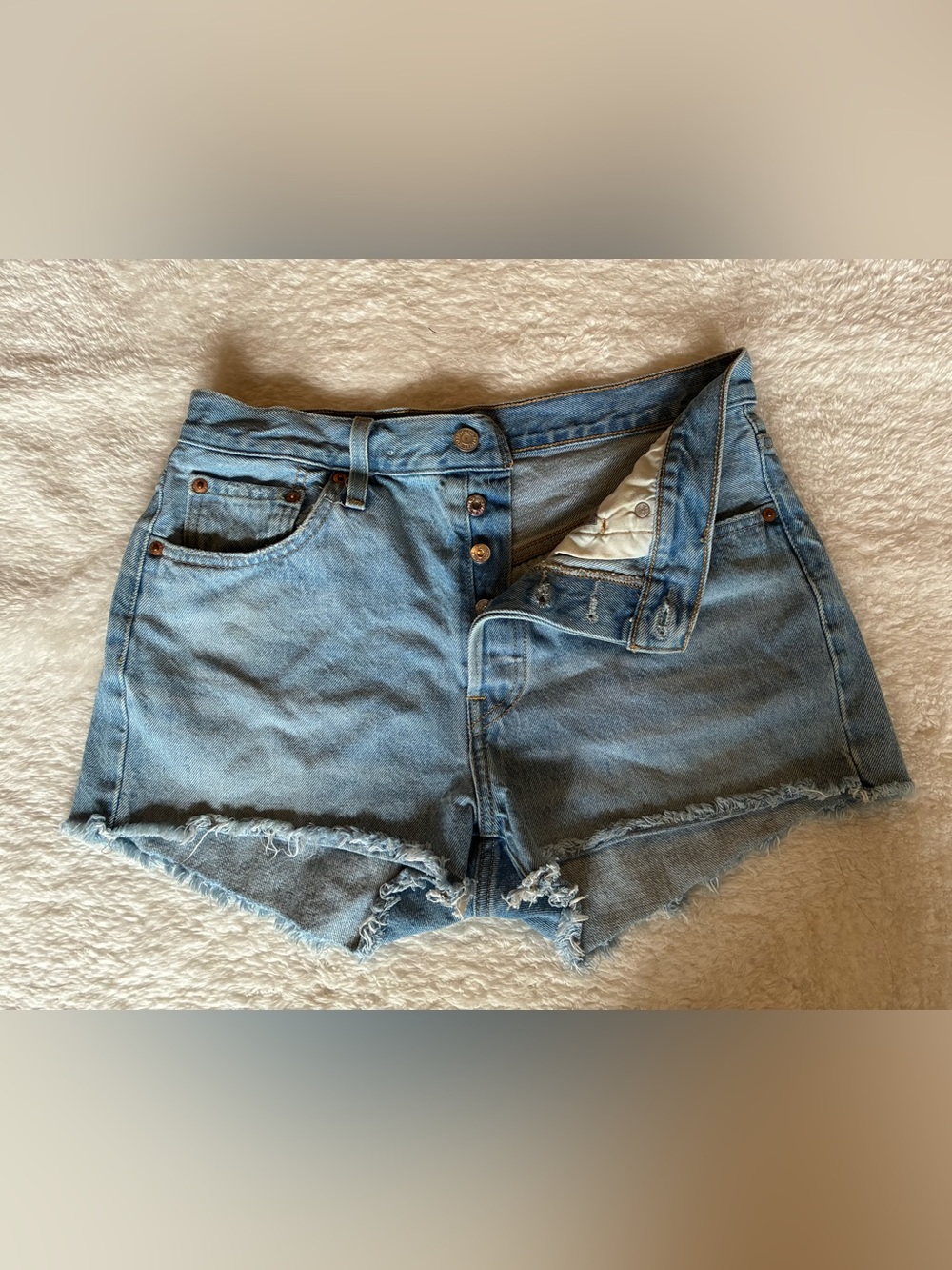 LEVI’S High Rise Jean Shorts - size 29, light wash denim